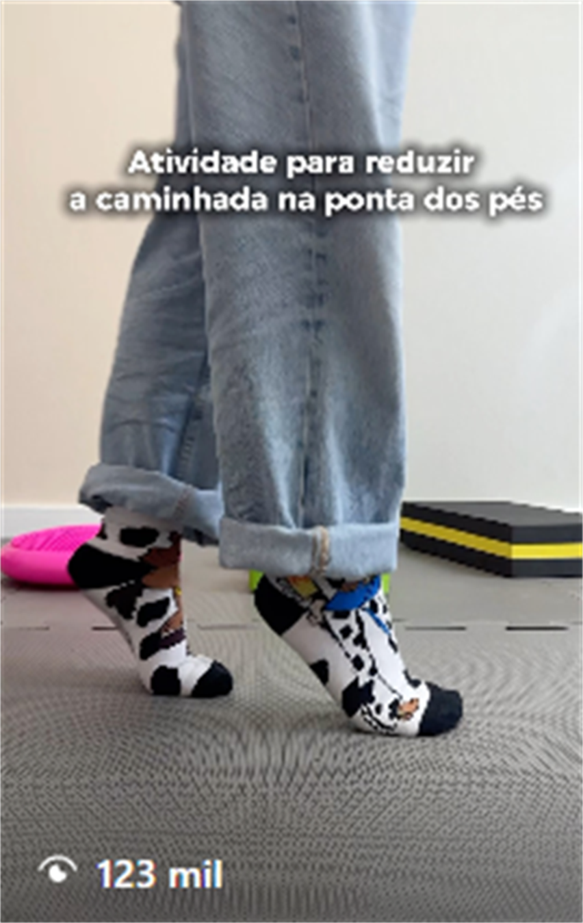 Print de peça publicada de Instituto Supera TEA sobre atividade para reduzir a caminhada na ponta dos pés, com 123 mil visualizações.